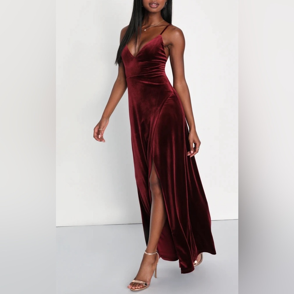 J704. Timeless Radiance Burgundy Velvet Lace-Up Maxi Dress Small NWT
